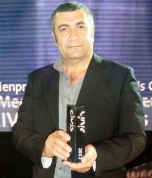 المخرج الكردي السوري مانو خليل المخرج الكردي السوري مانو خليل